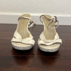 Size 8 Kathy Jean Brazil beige heels